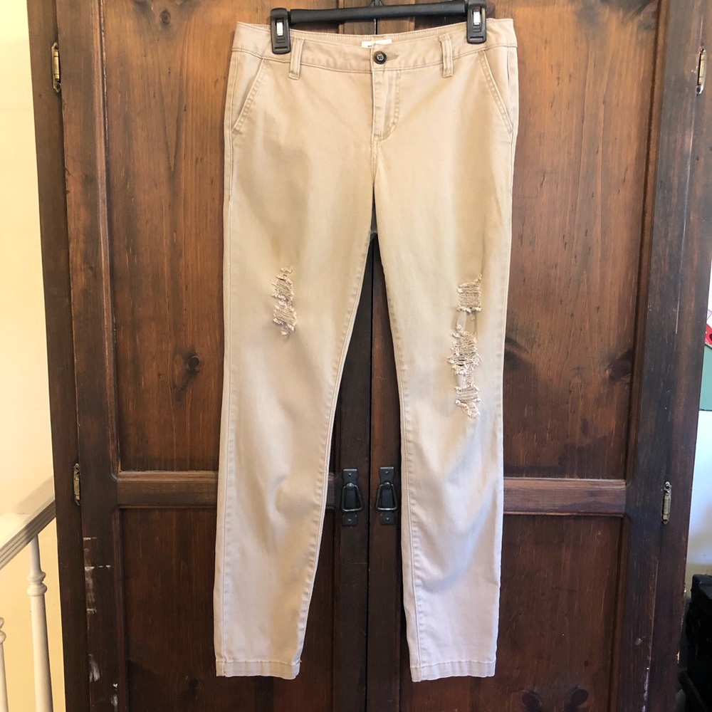 BKE Mollie Skinny Stretch Destructed Khaki Pants The Buckle size 28 Comfy Khakis